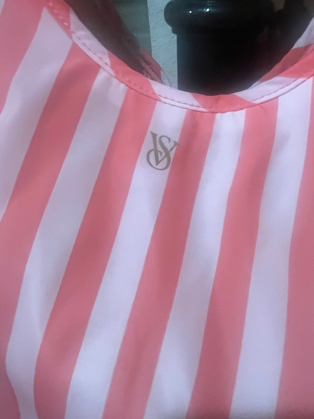 Victoria’s Secret Reversible Straw Tote Beach Bag Pink White Stripes NWT - Picture 5 of 13